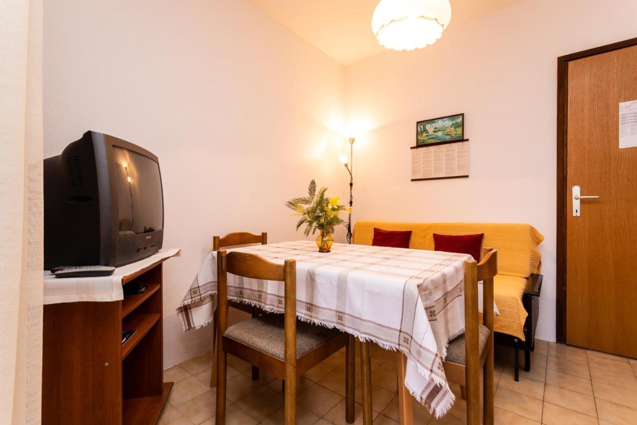 Rooms & Studio Apartment Mira Baska  Luaran gambar