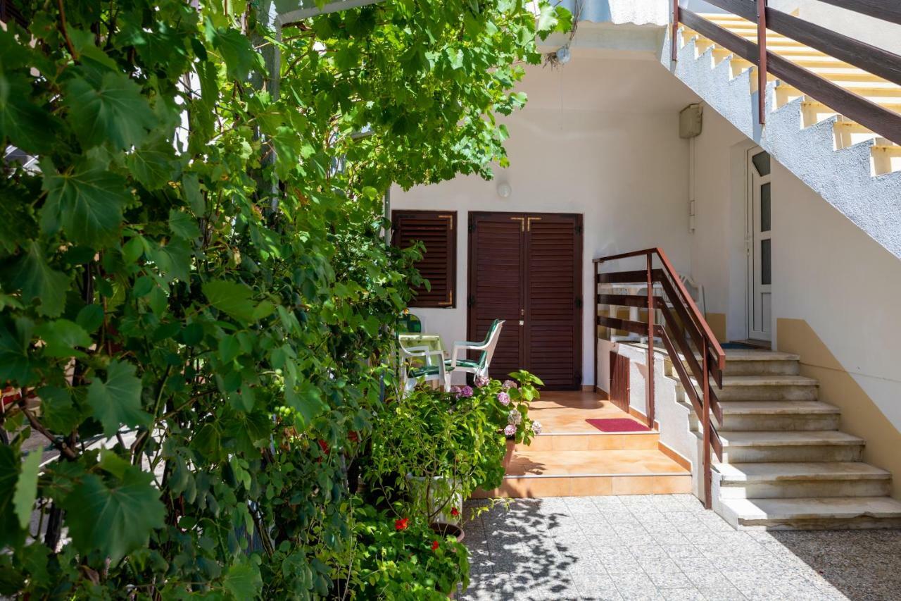 Rooms & Studio Apartment Mira Baska  Luaran gambar